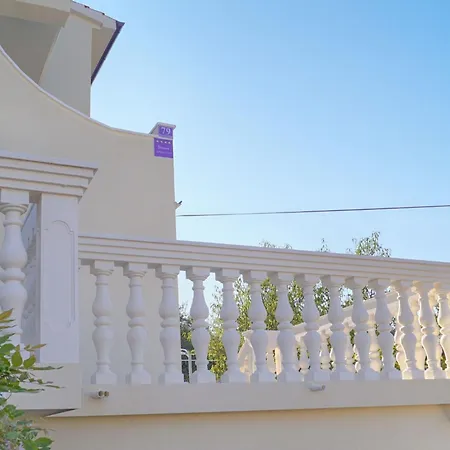 Luger Eg By Interhome * Ražanj