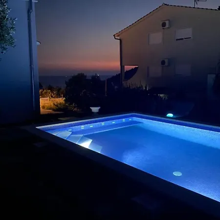 Luger Eg By Interhome Ražanj