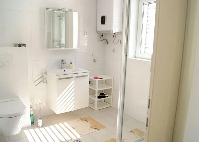 Luger Eg By Interhome Ražanj