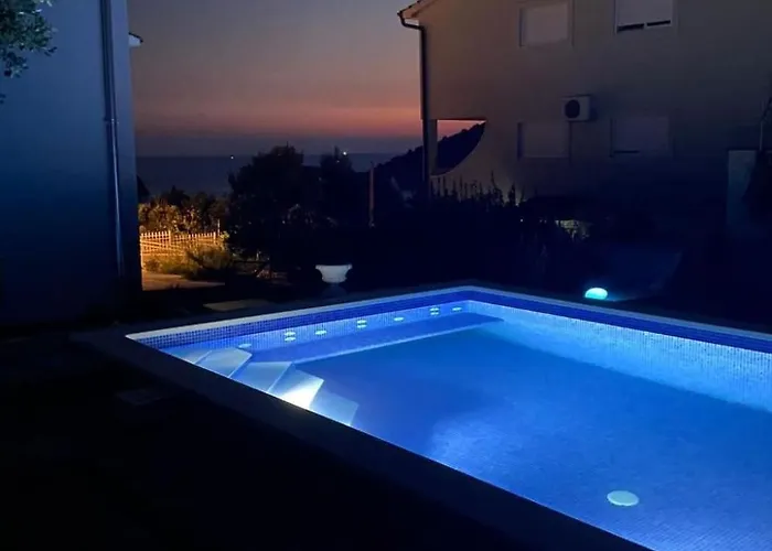 Luger Eg By Interhome Ražanj