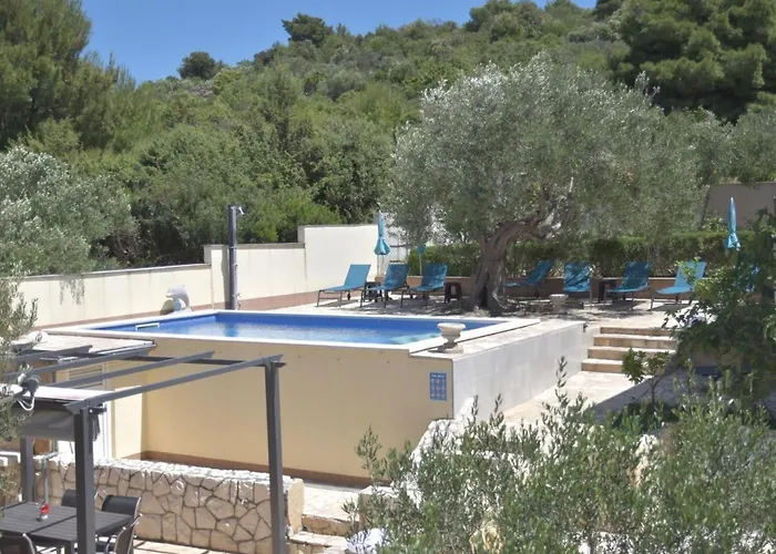 Lejlighed Luger Eg By Interhome